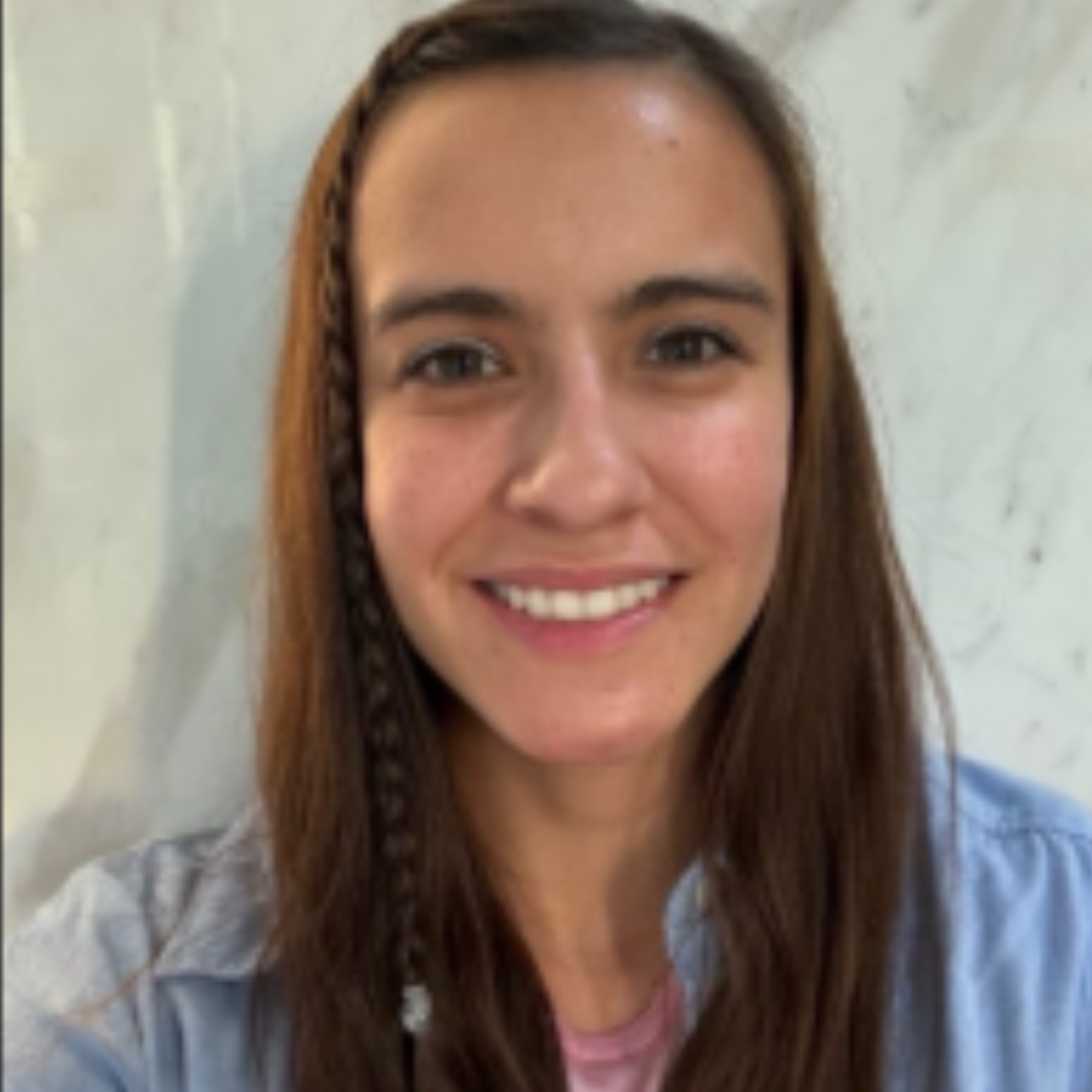 <em>Ana Laura R.</em>